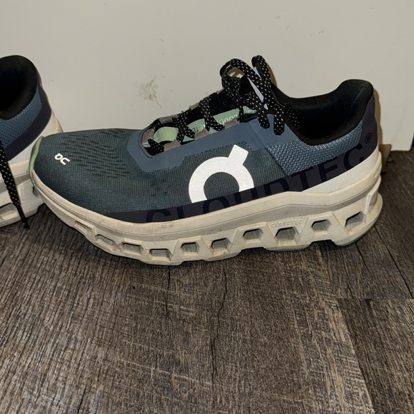 On Cloud Monsters - Picture 7 of 7